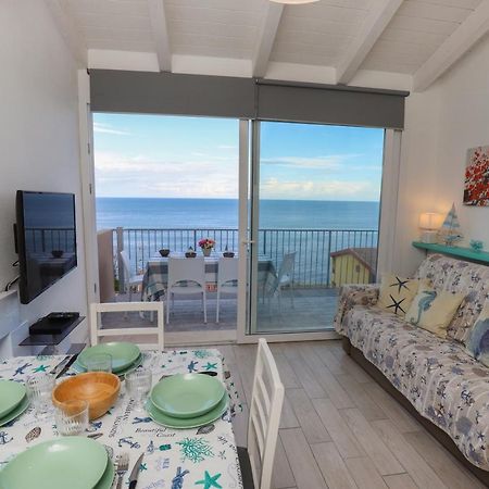 Barbara'S House - Sardinia Apartment กัสเตลซาร์โด ภายนอก รูปภาพ